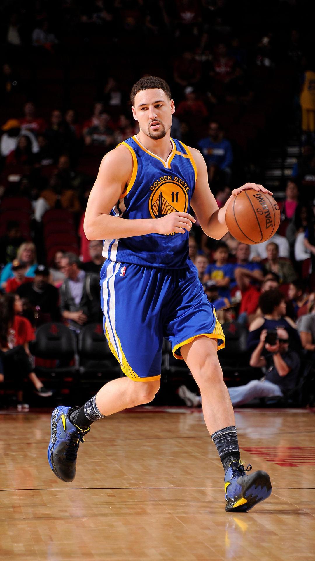 [德甲]为新征程干杯！拜仁慕尼黑拍摄传统写真