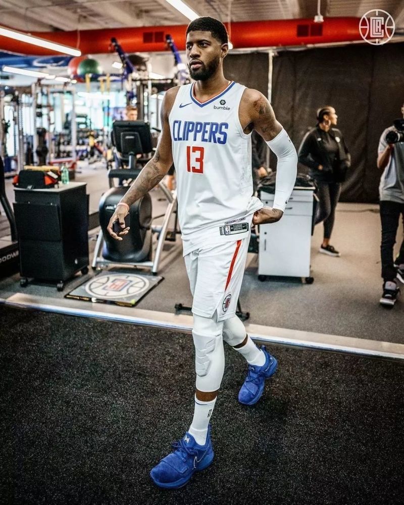 艾顿22+15开拓者力克热火 尼克斯送篮网4连败