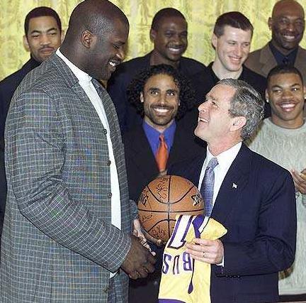 杨瀚森2分2帽 开拓者复仇马刺