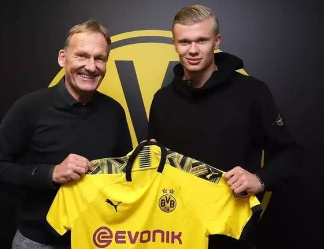 曼晚：瓜迪奥拉今夏在曼城训练中话不多，助教扮演更重要作用