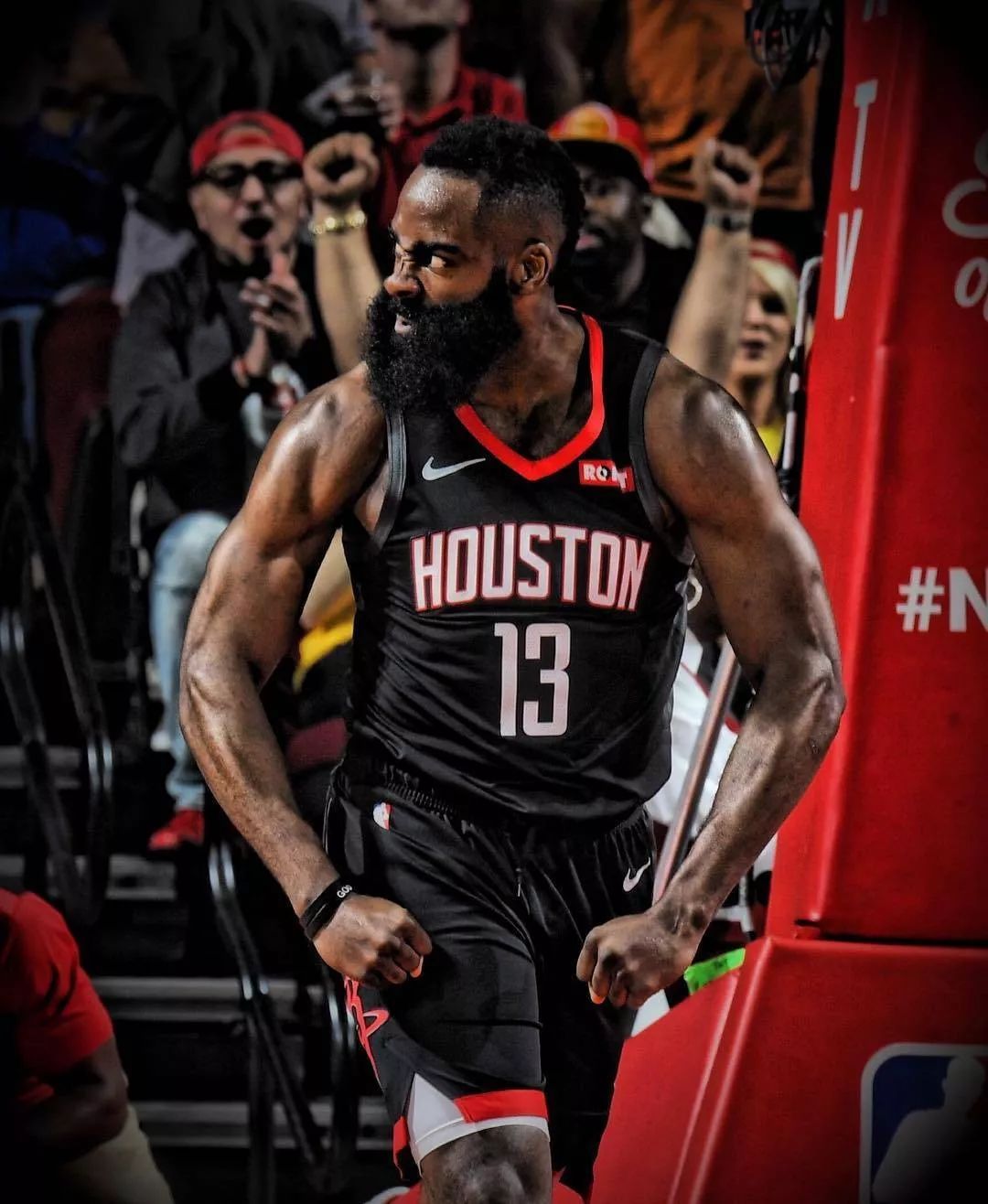 马尔卡宁33+7弗拉格26+10 爵士险胜独行侠结束五连败