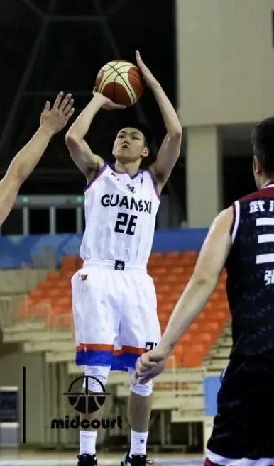 北京加速换外援：正接触前湖人勇士冠军中锋麦基 新外援贝利到队