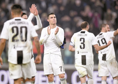 老詹谈东契奇把话挑明，湖人有短板！雷迪克表达不满，斯玛特犯错