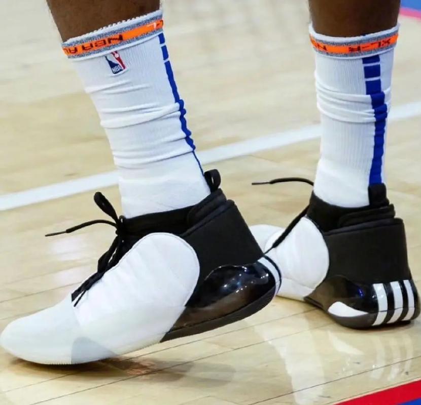 跨时空团灭！三少雷霆VS鸭梨新雷霆：KD被亚历山大打爆？