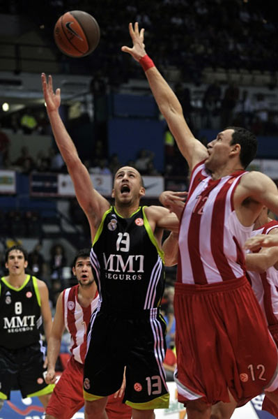 从13连败到斩绿军！西亚卡姆致命抛投，步行者复仇成功告别联盟垫底