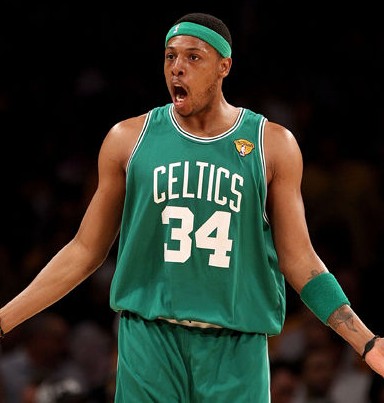 篮球湖人球员关键防守贡献显著