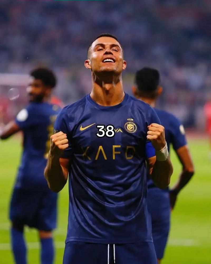 芝加哥小熊队宣布将球场周边的屋顶座位重新装修，增加高档餐饮区