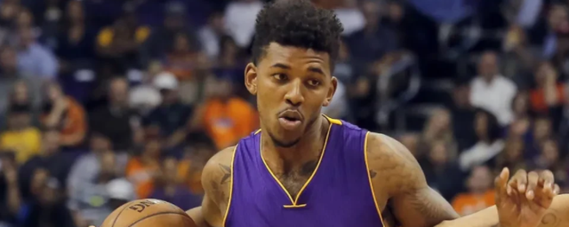 主席为青训球员在一线队闪耀感到无比自豪。@FabrizioRomano 来源：Madrid Zone🚨 最新消息：弗洛伦蒂诺·佩雷斯将贡萨洛·加西亚视为非卖品。