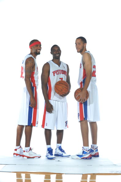 巴黎5-2大胜领跑法甲 姆巴佩创纪录